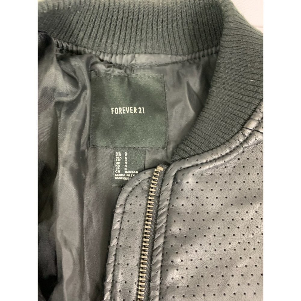Forever 21 Women's Black Jacket - Picture 4 of 7